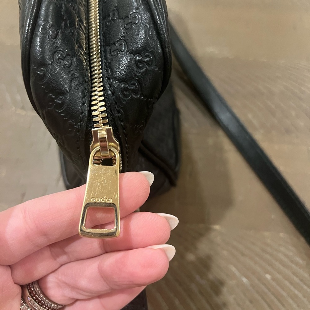 Gucci Guccissima Embossed logo crossbody Bag - Picture 6 of 12